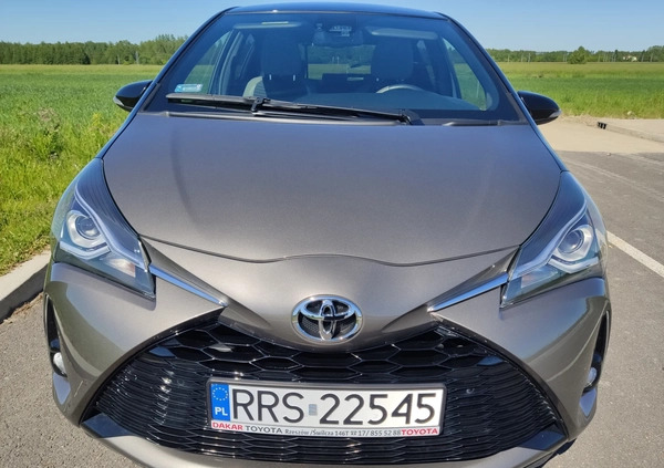 Toyota Yaris cena 67900 przebieg: 39000, rok produkcji 2019 z Ropczyce małe 92